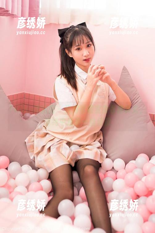 Feilin嗲囡囡-月音瞳 Feilin嗲囡囡 - 当月音瞳变身私房修女,清纯中透着一丝俏皮