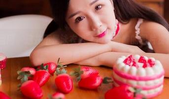 GIRLT果团网 – 这并不是泳衣秀，但周晓唯的图片资源总能引发想象波澜！