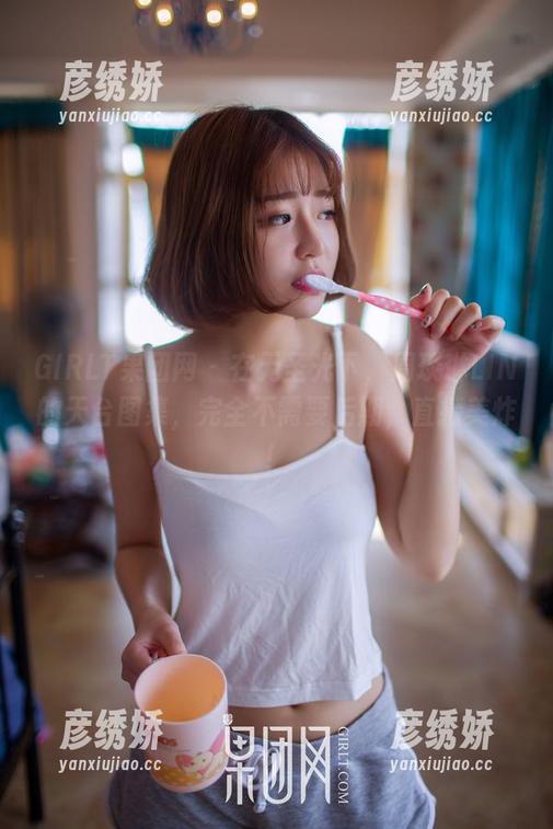 GIRLT果团网 - 在无圣光下，周琰琳LIN的天台图集，完全不需要后期，直接美炸！