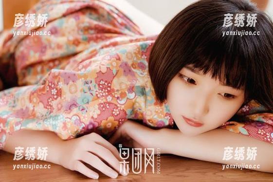 GIRLT果团网-莫雅淇 GIRLT果团网 - 白色的诱惑:走进莫雅淇的高清图库,心跳加速的不止是画面。