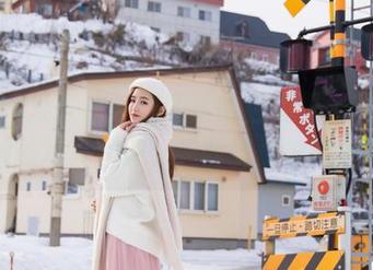 IMiss爱蜜社 – 在和服的包围里，程小烦不烦的写真图册，如此恍惚也如梦幻！