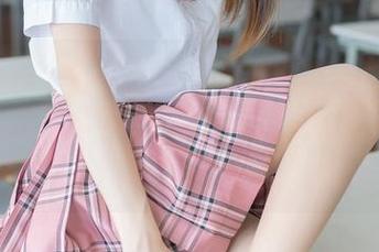 全新图包，喵糖映画的酥胸爆乳美女，果然是选题的天才，我一度想是不是都要重修审美了。
