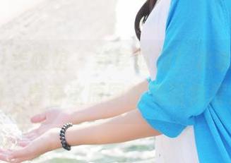 MyGirl美媛馆 – 分享时间！水水er的白裙，看看这原图的美丽角度。