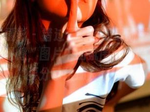 PANS摄影 – 错过了滴滴的最新镂空作品真是个遗憾，图片中的氛围让人忍不住想要分享给朋友们。