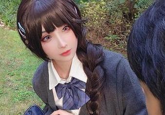 在Rioko凉凉子的私房里，瑜伽能不能逆袭成美图之王？