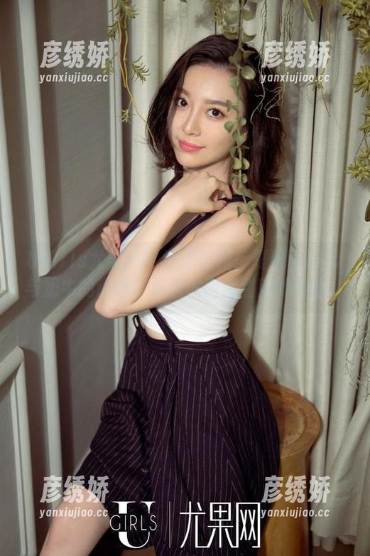 UGirls尤果网-夏倪可ella UGirls尤果网 - 图库秘籍!夏倪可ella与奶牛的邂逅,精选瞬间像甜蜜的幻想。