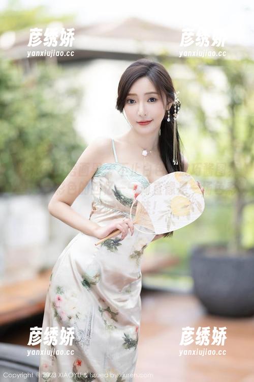 XIAOYU语画界 - 不止白色！波巧酱图集里还有彩色的回忆——简直像是一场色彩的派对，哇！