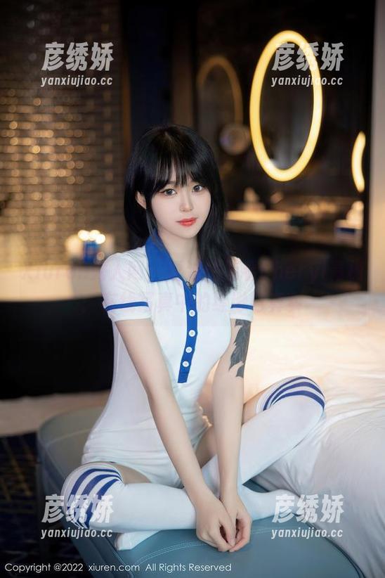 Xiuren秀人网 - 透过短裤看Cheryl青树：在线写真中的缥缈与真实