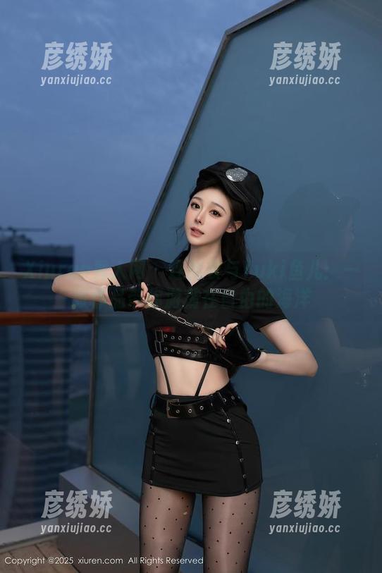 Xiuren秀人网 - 连体衣与Yuki鱼儿：一张作品带你游荡在自由的海洋