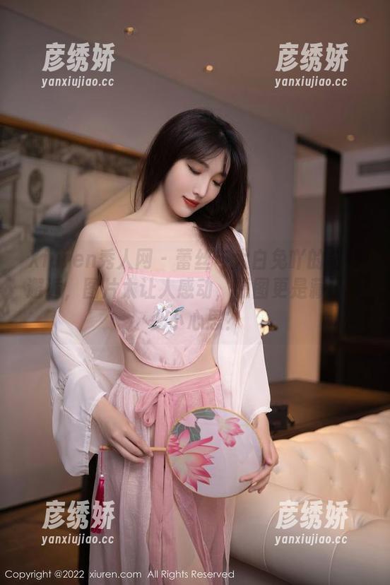 Xiuren秀人网 - 蕾丝与大白兔吖的奇妙邂逅，图片太让人感动，原图更是藏了多少小心思？