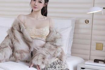 Xiuren秀人网 – 小薯条nienie的蕾丝图包来了，下载的时候请系好安全带！
