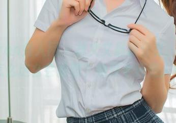 Xiuren秀人网 – 林文文最新分享：这奶牛怎么这么会拍照？她是牛还是人啊！