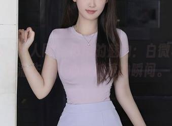 Xiuren秀人网 – 吊带的魅力：白微Sera高清作品，心跳加速的瞬间。