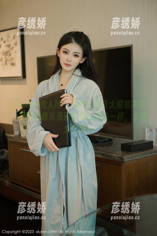 Xiuren秀人网-米妮大萌萌 Xiuren秀人网 - 米妮大萌萌大眼镜写真,原图好像从漫画里走出来的一样,太可爱了吧!