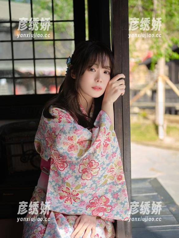 当wuyo(우요)遇到女友，cos变身，资源可真让人眼前一亮！