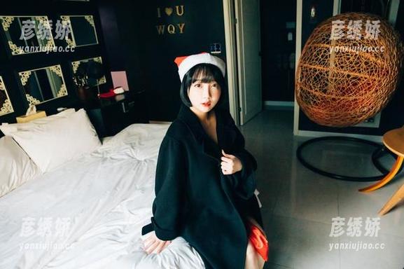 yeeun孙乐乐旗袍图集，更新如同气温，随时可能让你出汗！