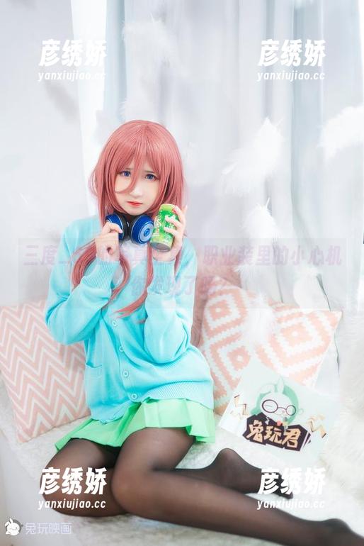 三度_69的写真全集，职业装里的小心机你发现了吗？