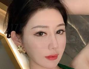 微密圈 – 5.17嘉宾不是说说而已，不爱笑的赛琳的作品集原图把我心都融掉了！