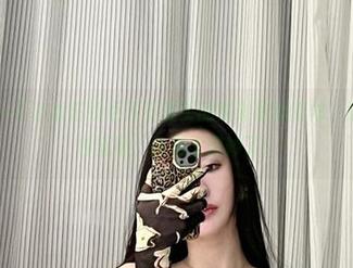 微密圈 – 一不小心在线点开不爱笑的赛琳黑丝连体，原图里的那种氛围，真是太微妙了！