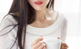 克拉女神 – 图集资源新发现：慕菲与天台的奇妙约会！