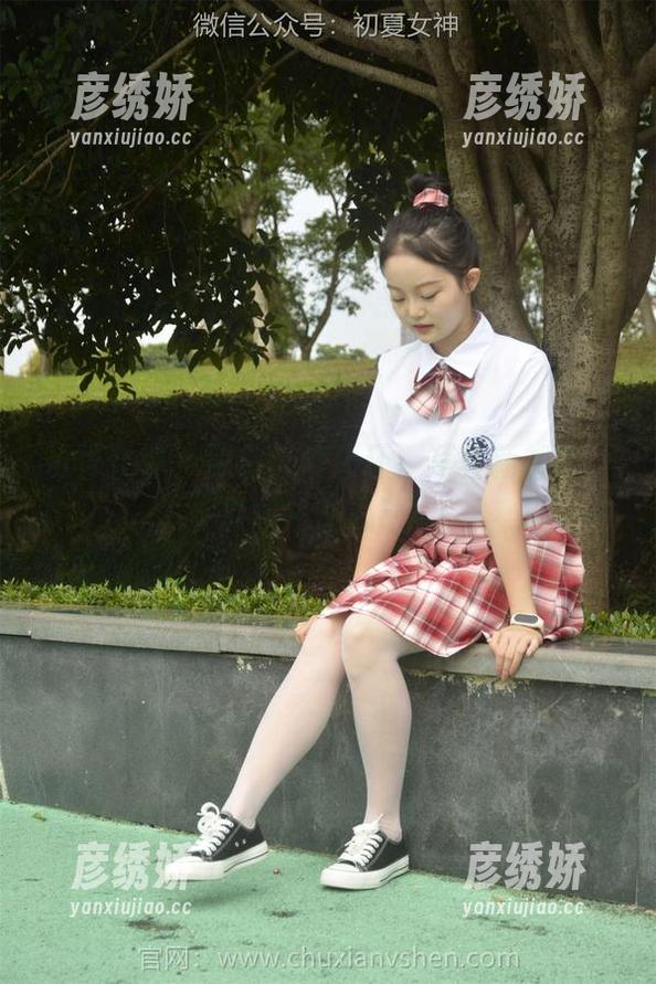 初夏女神-环环 初夏女神 - 黑白天使环环:写真新视角,原图一瞥心动!