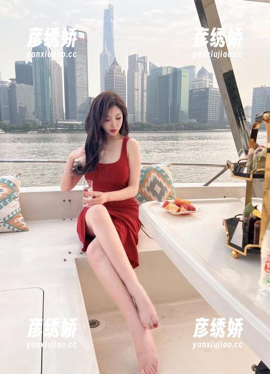 微密圈 - 别错过，周妍希的热辣奔放定制图片抢眼又撩人
