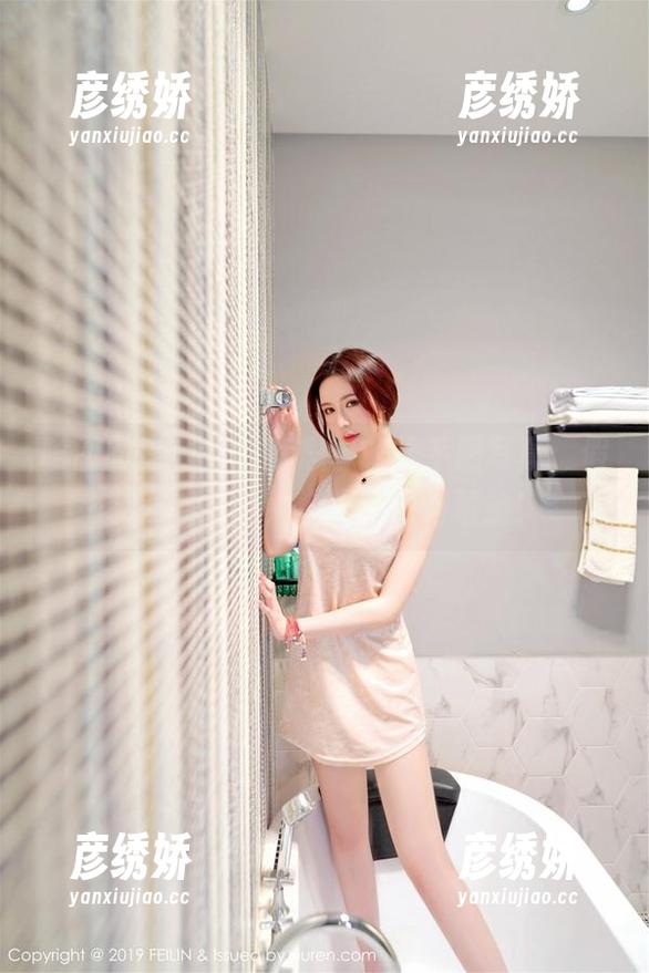 嗲囡囡 - SiByl李思宁的水手服写真：假装在大海边，心里却在吃薯条！