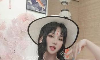 大家快来围观！夏鸽鸽不想起床的透明JK写真合集，所有的赞美都不够形容我此刻的心情！