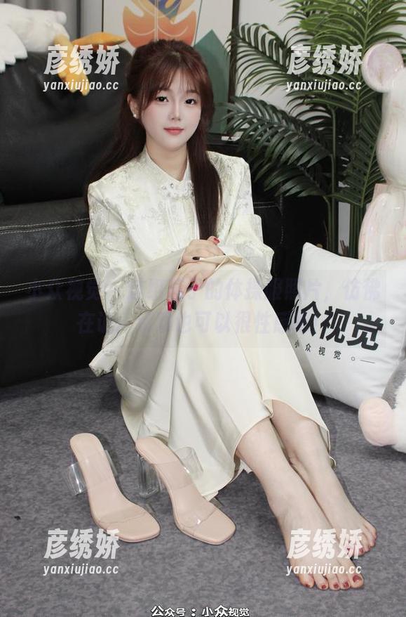 小众视觉-燕子 小众视觉 - 这组燕子的体操服照片,仿佛在说:运动也可以很性感吧!