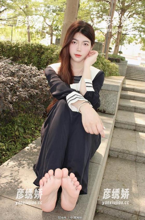 小众视觉-米拉 小众视觉 - 米拉与棉袜的奇妙旅程:高清写真集,袜子竟然有这样的魅力?