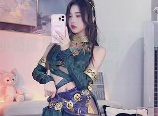 穿越小小奶瓶儿的透明梦境，下载她的作品集挑战一下！