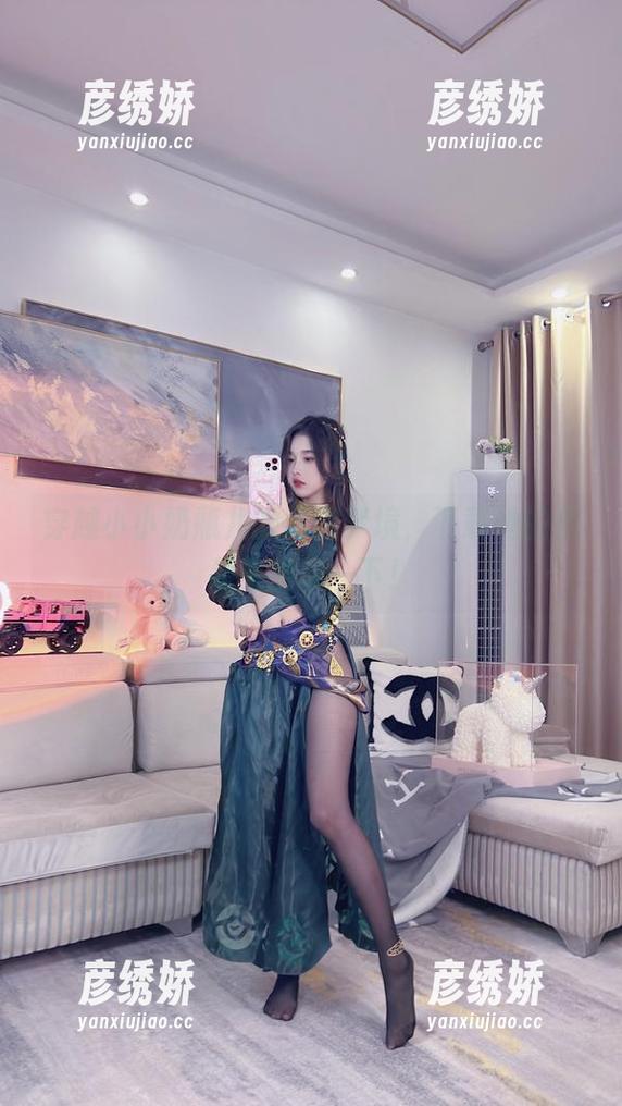 穿越小小奶瓶儿的透明梦境，下载她的作品集挑战一下！