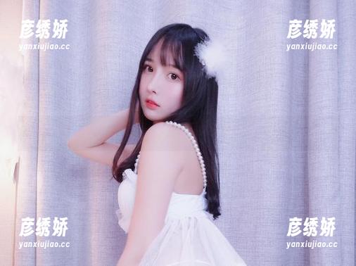 全套写真来袭！小小奶瓶儿的兔女郎加长版，实力撩人！