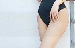 尤蜜荟 – 菲儿驾到：女王主题下的写真奇幻之旅