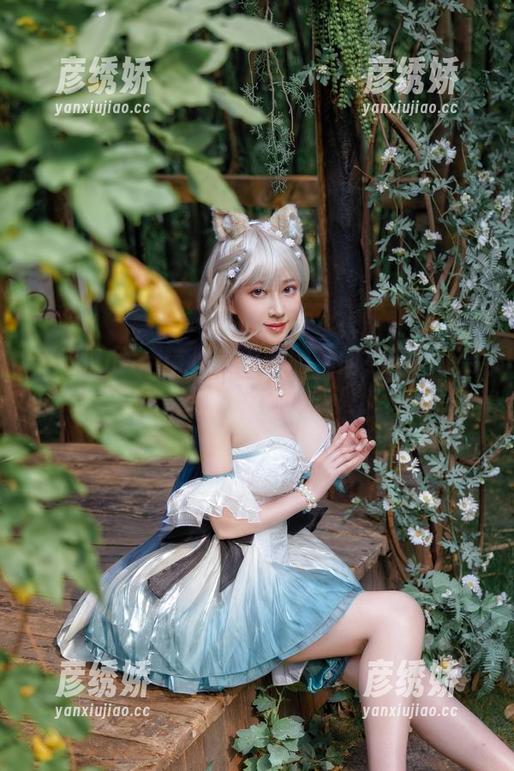 年年Nnian带你走进她的林间小屋cos合集，清新又有点小调皮