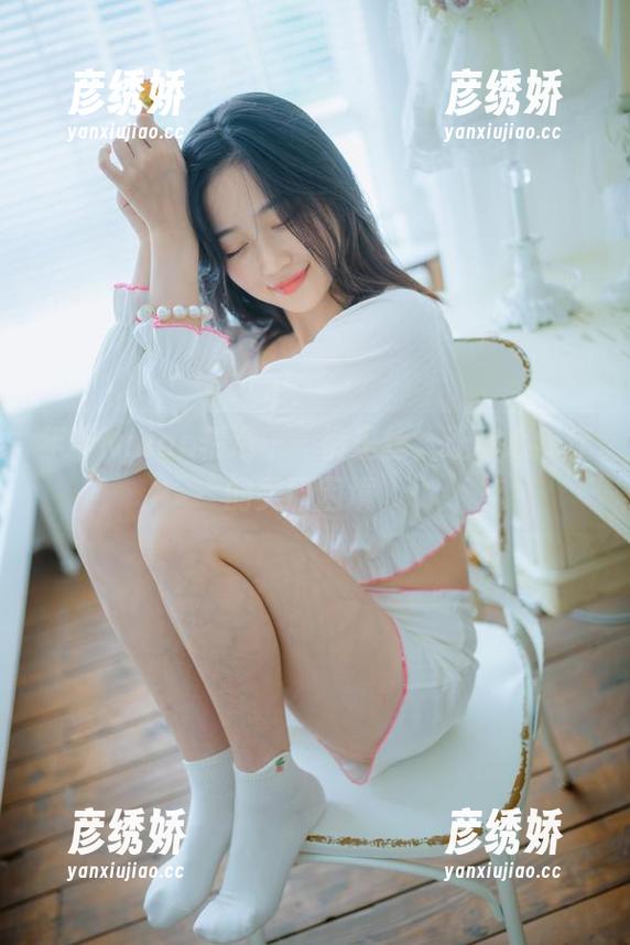 年年Nnian 年年Nnian精选——裤里丝,让你心痒痒的美丽困境。