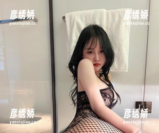 微密圈 - 黑丝图片来袭！张鑫baby在线，谁说丝袜只能用来遮腿！