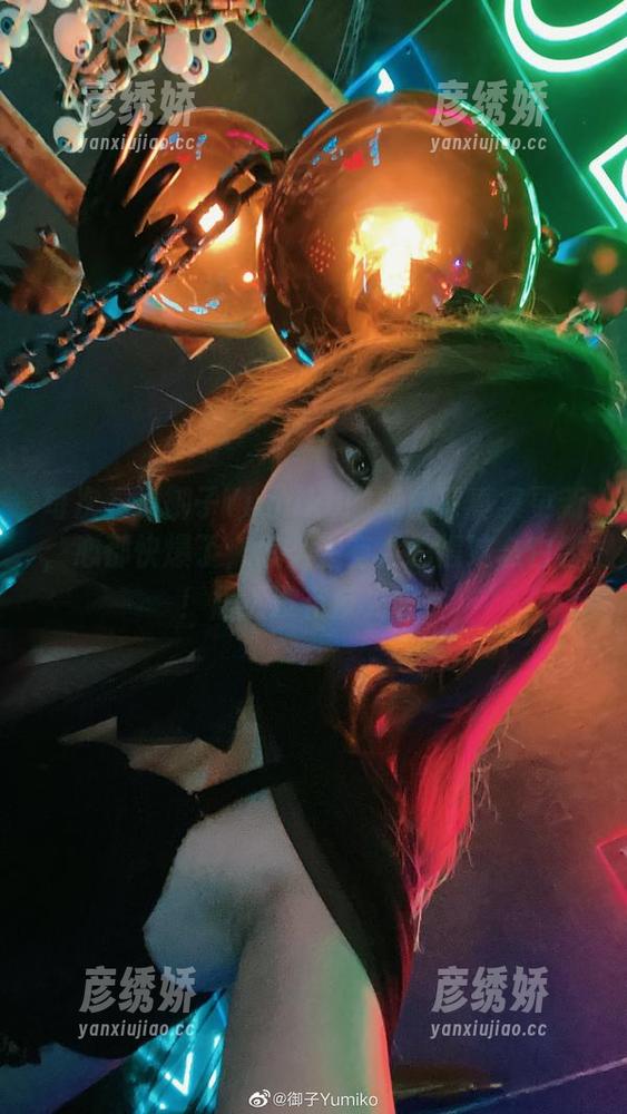每次看到御子Yumiko的纯白写真集更新，心都快爆了，怎么会有人拍得这么白皙！居然没有反光吗？