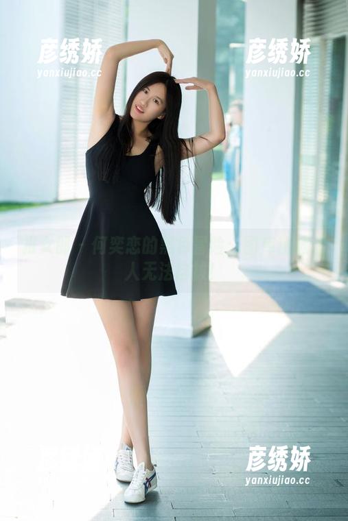 推女郎 - 何奕恋的黑色冒险：图库精选让人无法自拔！