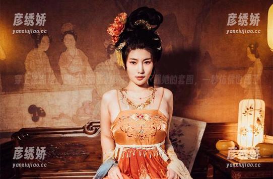 星澜是澜澜叫澜妹呀 穿上星澜是澜澜叫澜妹呀的秘书装,下载她的套图,一秒仿佛也成了职场女神!