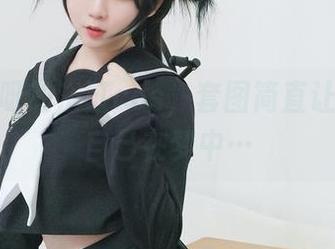是依酱呀的浴缸cos，套图简直让人怀疑自己在梦中…