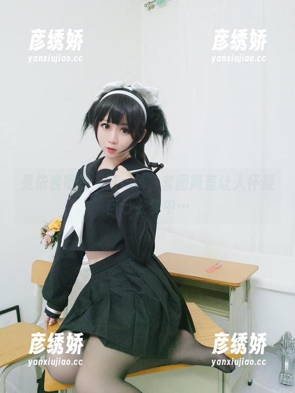 是依酱呀的浴缸cos，套图简直让人怀疑自己在梦中…