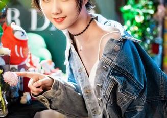 木绵绵OwO的白色睡裙写真图包：你绝对不会想赖床！