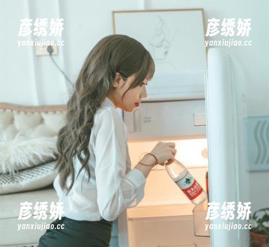 杏仁曲奇的写真，喜多川海梦女警也太会拍了吧！