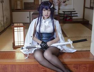 柘烟Zuken的体操服写真作品，好像梦里飘来的风，不懂却想留住