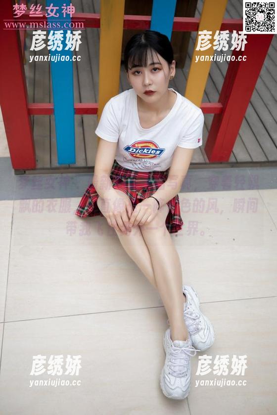 梦丝女神-寒霜 梦丝女神 - 最新寒霜主播写真,穿着轻飘飘的衣服,简直像是一阵白色的风,瞬间带我飞往另外一个世界。