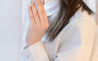 吉他妹妹的cos，梨瑾瑾教你怎么不小心把心弦也绷紧！
