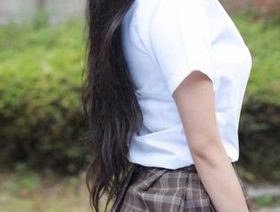 模范学院 – 伊小七MoMo的秘书图集：让你的工作桌也能开会开出花！
