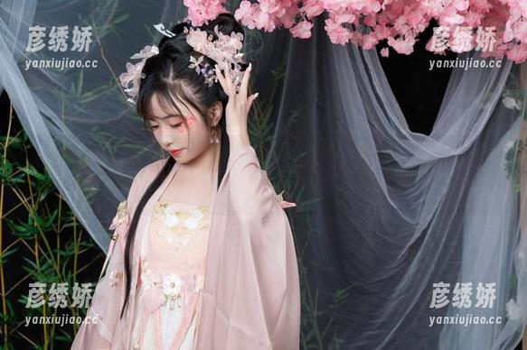 爆机少女喵小吉 一起“潜回”福杰的间谍过家家,爆机少女喵小吉分享的套图等着你!