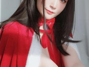无圣光来袭，白银81的连体透泳衣真让我想多了